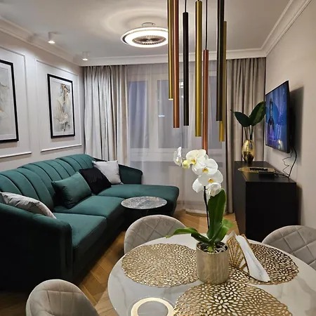 Deluxe Centrum ワルシャワ